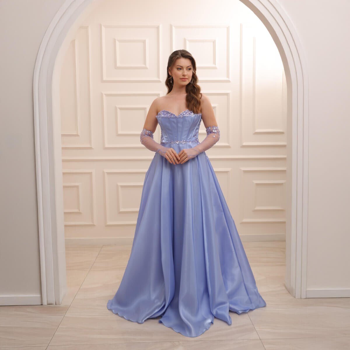 2025 Nişan Elbisesi Trendleri: Şıklık ve Zarafeti Buluşturan Modeller