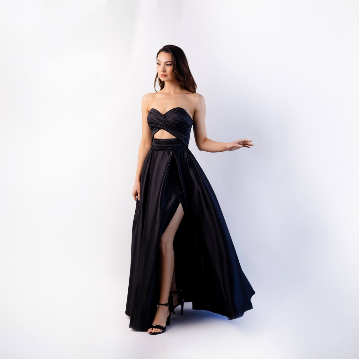 Kısa Boylu Kadınlar İçin Abiye Seçimi Nasıl Yapılır?