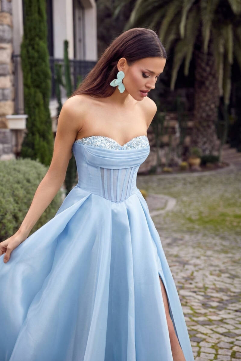 Bebe Mavisi Straplez Göğsü Payetli Mini Eldivenli Organze Abiye Elbise 49 - 2