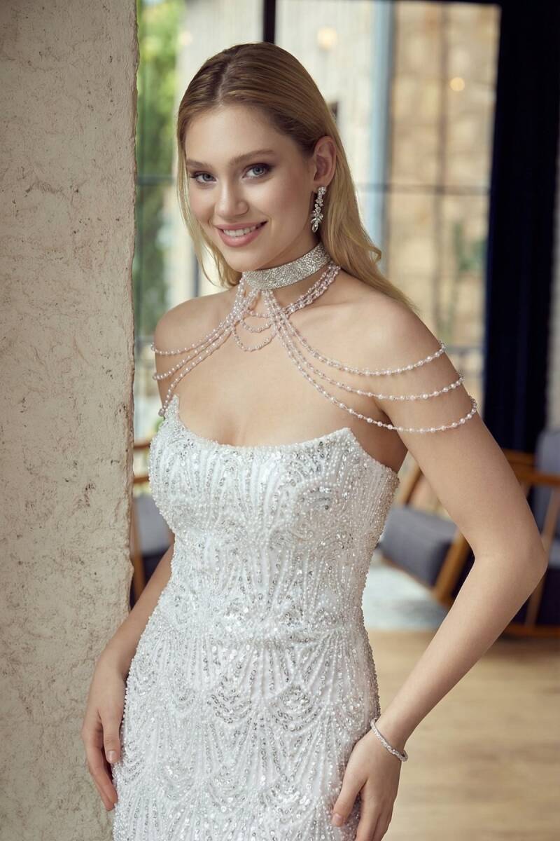 Beyaz Boynu Tasmalı Straplez Göğsü İncili Dantel Abiye Elbise 96 - 2