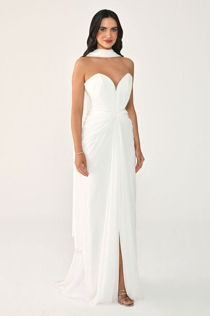 Beyaz Kalp Yaka Drapeli Yırtmaçlı Şifon Abiye Elbise 07 - 2