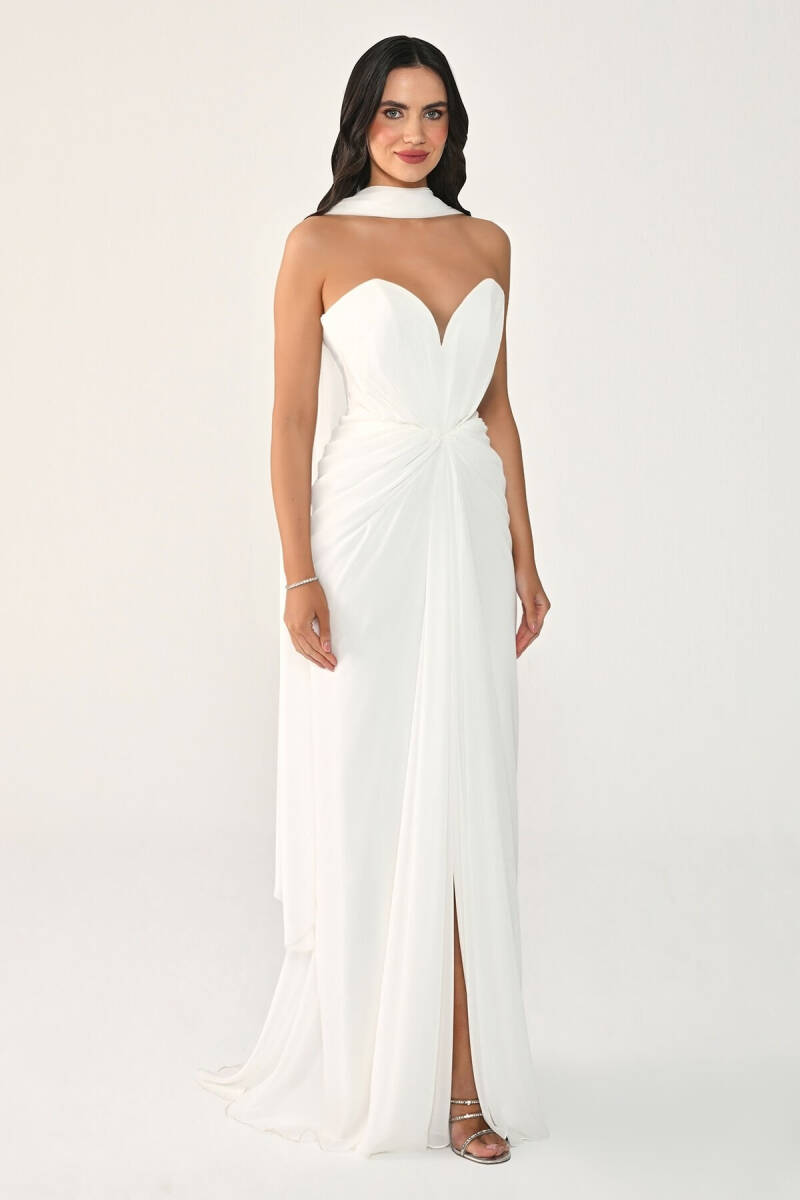 Beyaz Kalp Yaka Drapeli Yırtmaçlı Şifon Abiye Elbise 07 - 2