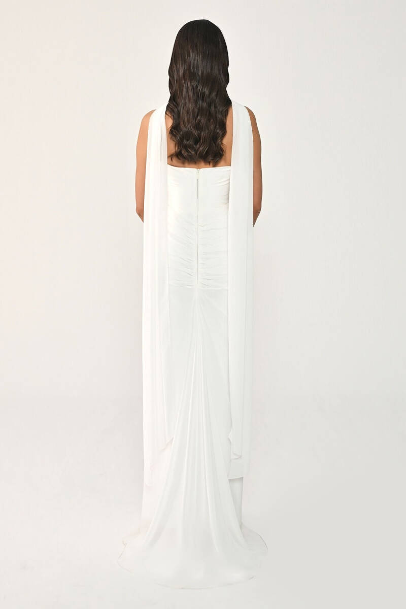 Beyaz Kalp Yaka Drapeli Yırtmaçlı Şifon Abiye Elbise 07 - 4