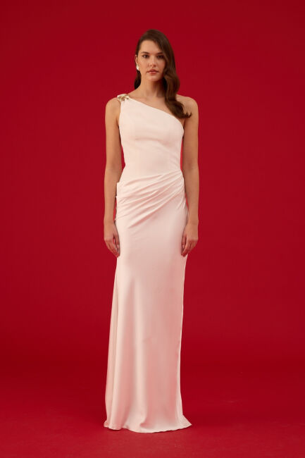 Beyaz Tek Omuz Broşlu Drapeli Saten Abiye Elbise 08 - CARMEN