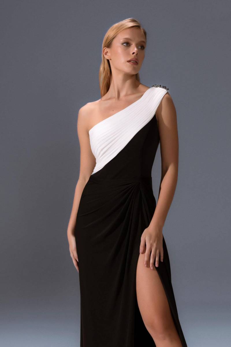 Black -and -Single Shoulder Drapey Slit Large Size Evening Dress 84 - 2