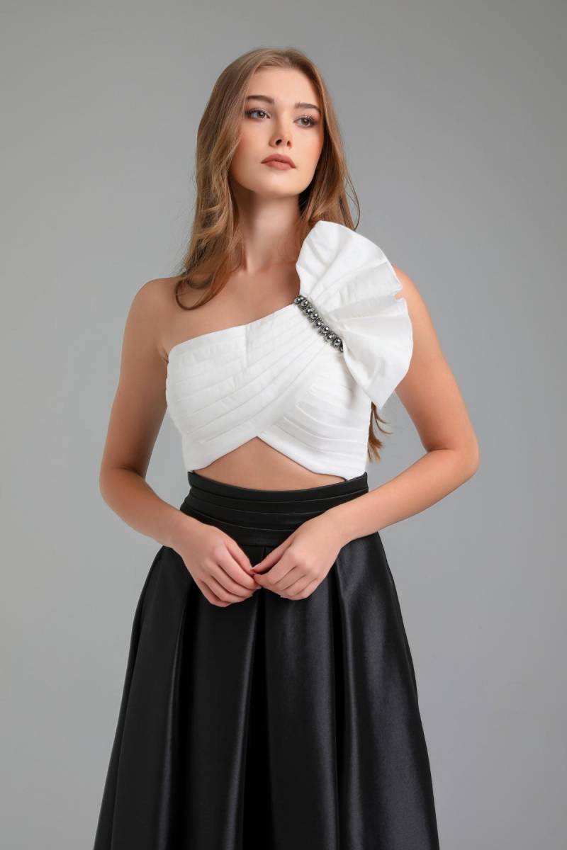 Black -and -Single Shoulder Window Slit Tafta Title Dress 85 - 4