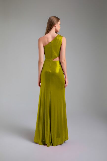F. Single shoulder side -cut slits with slit shiny fabric dress 92 - 2