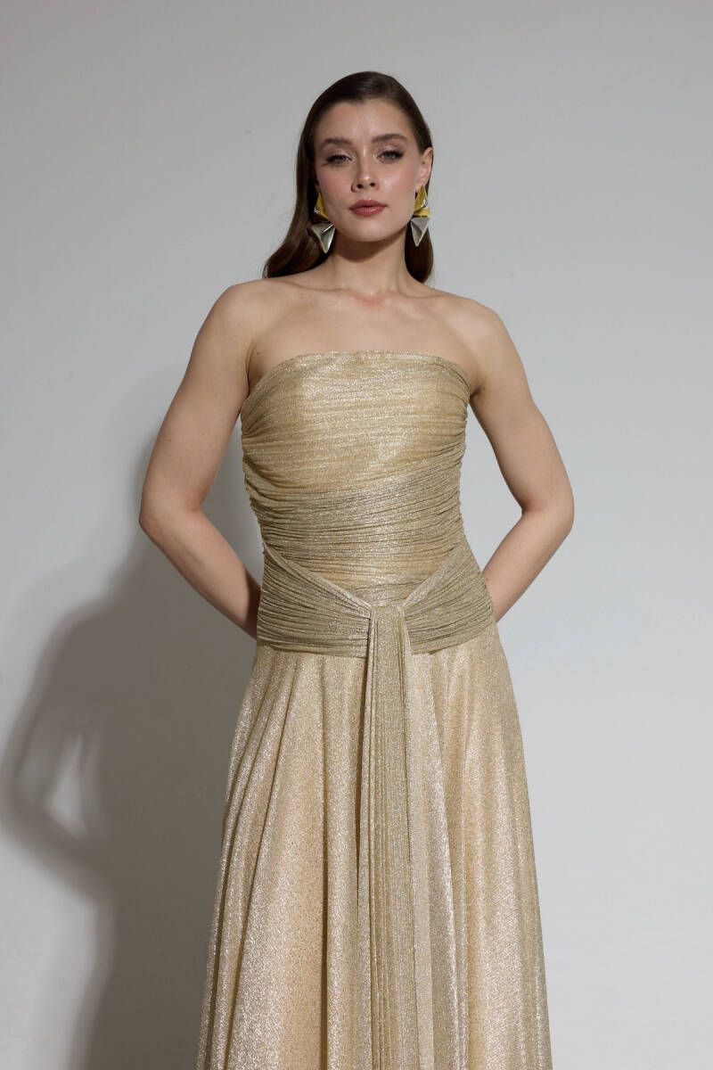 Gold Straplez Drapeli Kloş Parlak Kumaş Abiye Elbise 24 - 4