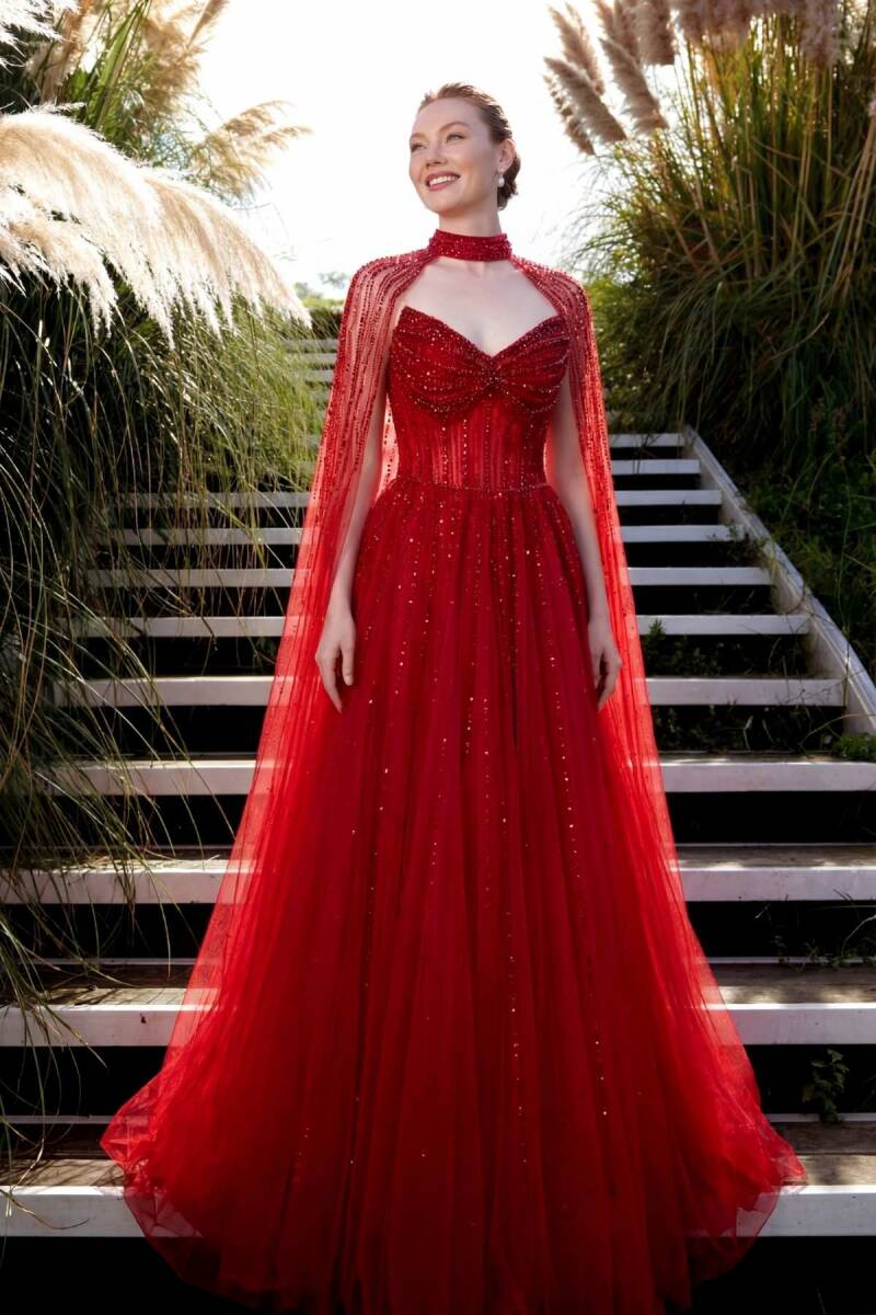 Kırmızı Sivri Yaka Pelerinli Kloş Taşlı İthal Abiye Elbise 78 - 2