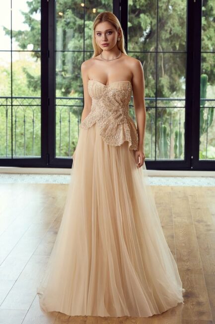 Latte Straplez Yandan Çiçekli Payetli Prenses Abiye Elbise 02 - ÖMÜR İNN