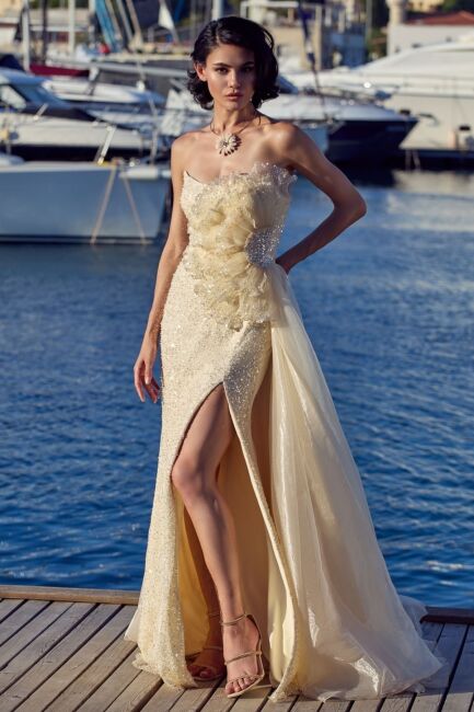 Şampanya Straplez Göğsü Büzgülü Payetli Yırtmaçlı Balık Abiye Elbise 08 - ÖMÜR İNN