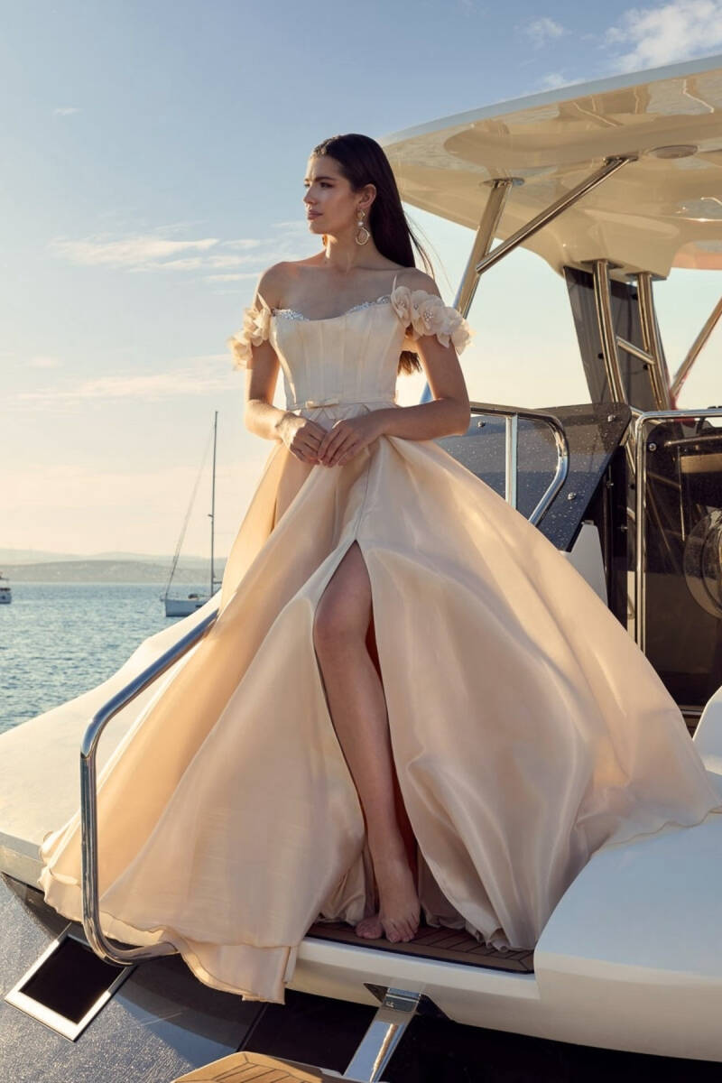 Şampanya Straplez Göğsü Taşlı Düşük Kol Kollar Çiçekli Abiye Elbise 71 - 2