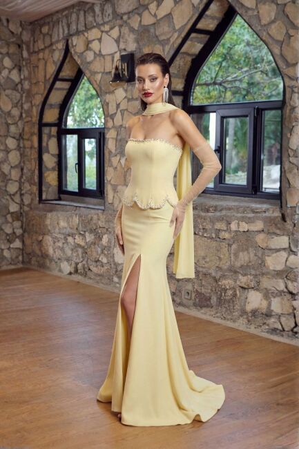 Sarı Straplez Göğsü Taşlı Birit ve Yırtmaçlı Abiye Elbise 31 - 2