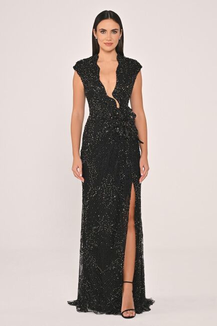 Siyah Dekolteli Çiçek Aksesuarlı Payet Uzun Abiye Elbise 19 - ALFABETA