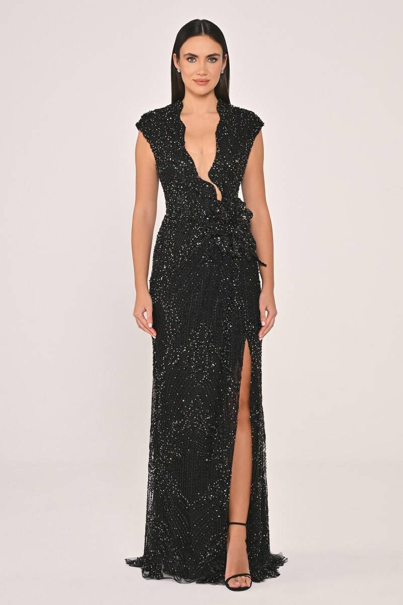 Siyah Dekolteli Çiçek Aksesuarlı Payet Uzun Abiye Elbise 19 - 1