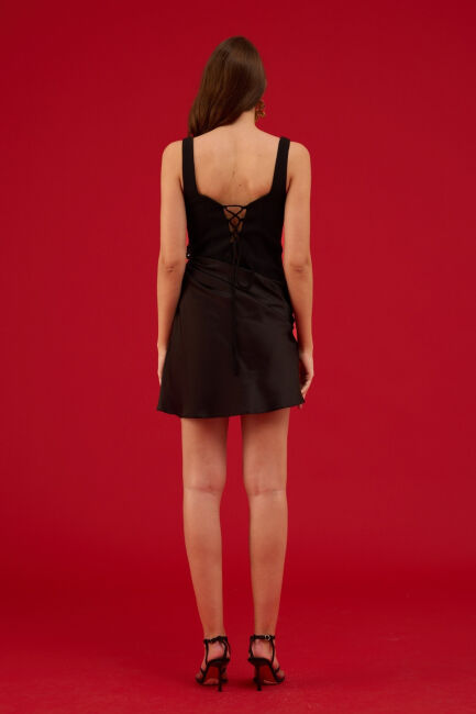 Siyah Kare Yaka Kalın Askı Drapeli Mini Elbise 20 - 3