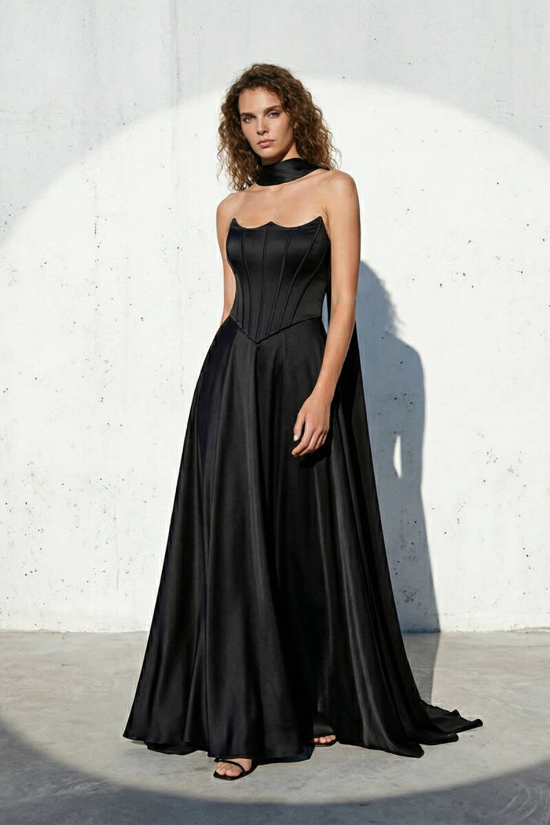 Siyah Sivri Yaka Korsajlı Yırtmaçlı Saten Abiye Elbise 37 - 1