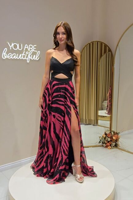 SiyahFuşya Sivri Yaka Bel Dekolteli Çift Renk Yırtmaçlı Abiye Elbise 48 - ŞEREF VURAL